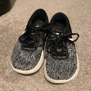 running shoes by nike